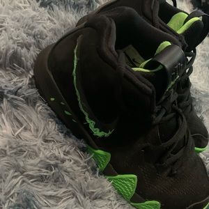 Nike Kyrie IV 4 Halloween Rage Green Black